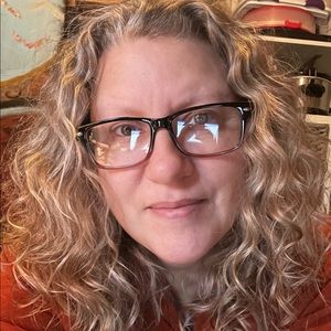 Meet your Posher, April